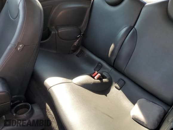 ✅ 2003 MINI Hardtop • VIN: WMWRC33453TC42218 • Lot: 82261725. Wystawiony na Copart z przebiegiem 125 395 mil. Bezpłatny archiwum sprzedaży aukcyjnych z USA i szczegółowy raport historii pojazdu na DreamBid. Zdjęcie 11.