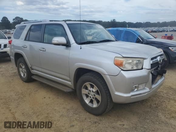 ✅ 2010 Toyota 4Runner SR5 • VIN: JTEZU5JR8A5011382 • Lot: 84564005. Listed on Copart with 209,303 mi. Free auction sales archive from the USA and detailed vehicle history report at DreamBid. Image 4.