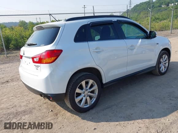 ✅ 2015 Mitsubishi Outlander GT • VIN: 4A4AR4AW0FE045352 • Лот: 42399236. Опубликован ранее на IAAI с пробегом 46 391 миль. Бесплатный доступ к архиву аукционных продаж из США и подробный отчёт об истории автомобиля на DreamBid. Изображение 4.