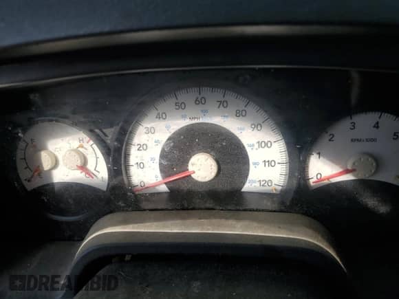 2005 Dodge Dakota ST z VIN 1D7HE28N55S204276, wystawiony jako Copart lot #83886135 z przebiegiem Nie podano mil oraz Czysty tytuł • Clean title. Historia ofert i sprzedaży dostępna na DreamBid. Obrazek 9.