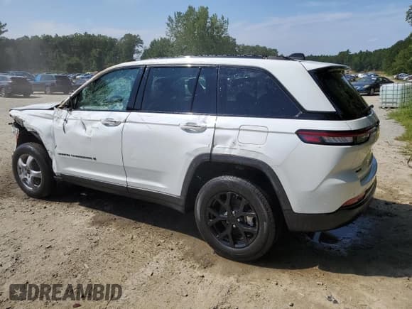 ✅ 2025 Jeep Grand Cherokee Altitude • VIN: 1C4RJHAG2S8657207 • Lot: 68435995. Wystawiony na Copart z przebiegiem 4 615 mil. Bezpłatny archiwum sprzedaży aukcyjnych z USA i szczegółowy raport historii pojazdu na DreamBid. Zdjęcie 2.