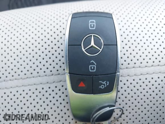 ✅ 2020 Mercedes-Benz GLS 450 • VIN: 4JGFF5KE6LA220445 • Lot: 43353567. Wystawiony na IAAI z przebiegiem 55 758 mil. Bezpłatny archiwum sprzedaży aukcyjnych z USA i szczegółowy raport historii pojazdu na DreamBid. Zdjęcie 11.