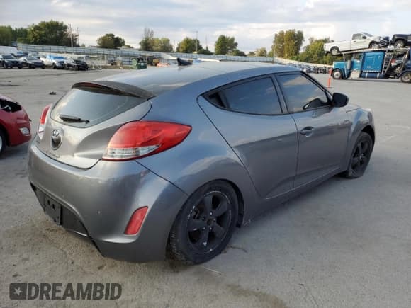 ✅ 2013 Hyundai Veloster w/Gray Int • VIN: KMHTC6AD9DU160820 • Lot: 70059004. Wystawiony na Copart z przebiegiem Nie podano. Bezpłatny archiwum sprzedaży aukcyjnych z USA i szczegółowy raport historii pojazdu na DreamBid. Zdjęcie 3.