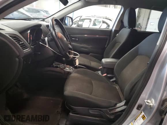 2016 Mitsubishi Outlander ES z VIN JA4AR3AW9GZ024540, wystawiony jako Copart lot #80192235 z przebiegiem 81 018 mil mil oraz Szkoda całkowita • Salvage title. Historia ofert i sprzedaży dostępna na DreamBid. Obrazek 7.