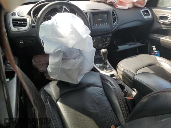 ✅ 2020 Jeep Compass Sport • VIN: 3C4NJCABXLT230303 • Lot: 68456155. Listed on Copart with 75,561 mi. Free auction sales archive from the USA and detailed vehicle history report at DreamBid. Image 8.