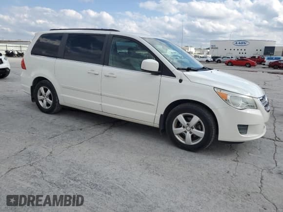 ✅ 2011 Volkswagen Routan SE • VIN: 2V4RW3DG9BR668392 • Лот: 83793625. Опубликован ранее на Copart с пробегом 147 568 миль. Бесплатный доступ к архиву аукционных продаж из США и подробный отчёт об истории автомобиля на DreamBid. Изображение 4.