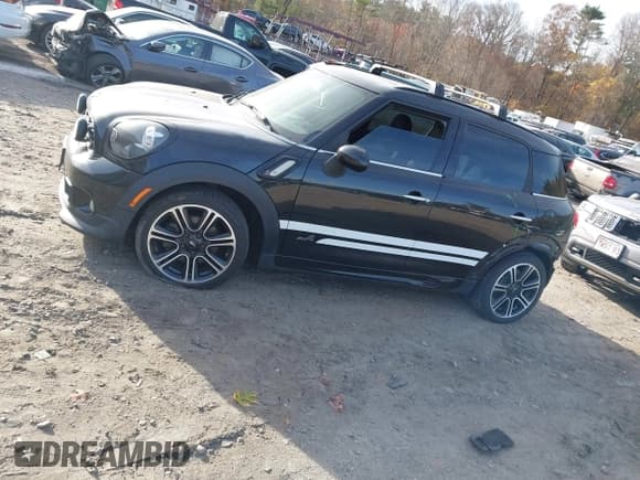 ✅ 2016 MINI Countryman S • VIN: WMWZC5C59GWU03126 • Lot: 43578536. Listed on IAAI with 85,499 mi. Free auction sales archive from the USA and detailed vehicle history report at DreamBid. Image 3.