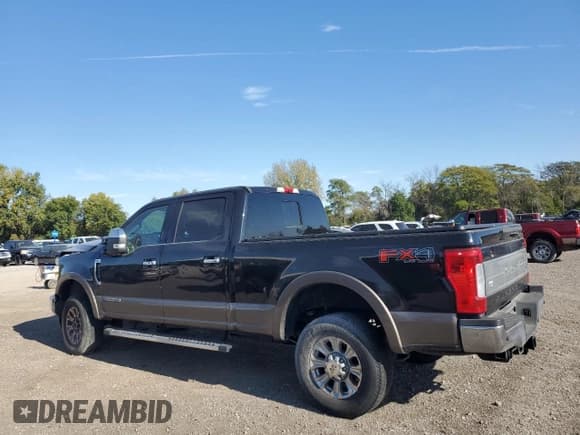 ✅ 2018 Ford F-250 King Ranch • VIN: 1FT7W2BT0JEB50775 • Lot: 85829665. Wystawiony na Copart z przebiegiem 206 137 mil. Bezpłatny archiwum sprzedaży aukcyjnych z USA i szczegółowy raport historii pojazdu na DreamBid. Zdjęcie 2.
