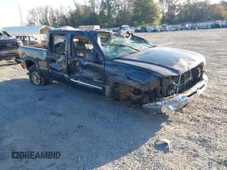 ✅ 2004 Chevrolet Silverado 2500HD LS • VIN: 1GCHK23U04F235055 • Lot: 40890133. Wystawiony na IAAI z przebiegiem 224 423 mil. Bezpłatny archiwum sprzedaży aukcyjnych z USA i szczegółowy raport historii pojazdu na DreamBid. Zdjęcie 1.