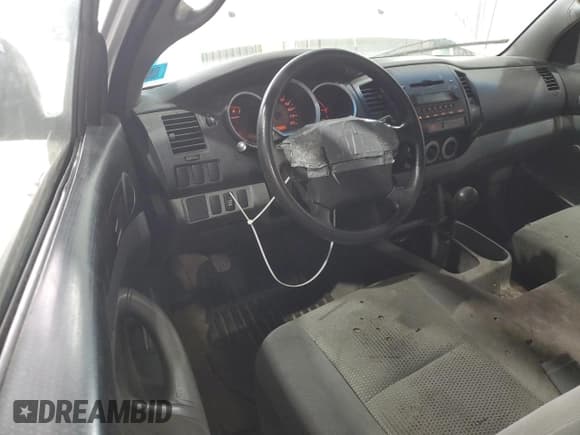 ✅ 2008 Toyota Tacoma • VIN: 5TEPX42NX8Z578144 • Lot: 70310015. Wystawiony na Copart z przebiegiem 146 350 mil. Bezpłatny archiwum sprzedaży aukcyjnych z USA i szczegółowy raport historii pojazdu na DreamBid. Zdjęcie 8.