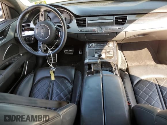 ✅ 2014 Audi S8 • VIN: WAUD2AFD6EN004797 • Lot: 69993344. Wystawiony na Copart z przebiegiem 124 196 mil. Bezpłatny archiwum sprzedaży aukcyjnych z USA i szczegółowy raport historii pojazdu na DreamBid. Zdjęcie 8.