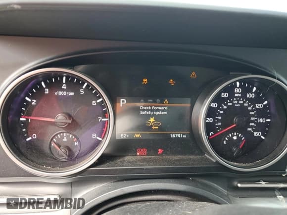 ✅ 2024 Kia Carnival LX • VIN: KNDNB4H31R6440244 • Лот: 81930885. Опубликован ранее на Copart с пробегом 16 741 миль. Бесплатный доступ к архиву аукционных продаж из США и подробный отчёт об истории автомобиля на DreamBid. Изображение 9.