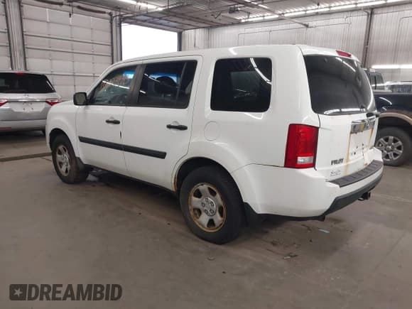 ✅ 2010 Honda Pilot LX • VIN: 5FNYF4H22AB018470 • Lot: 43623983. Wystawiony na IAAI z przebiegiem 141 271 mil. Bezpłatny archiwum sprzedaży aukcyjnych z USA i szczegółowy raport historii pojazdu na DreamBid. Zdjęcie 3.