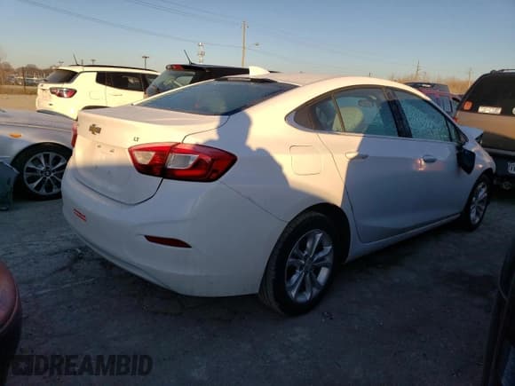 ✅ 2019 Chevrolet Cruze LT • VIN: 1G1BE5SM3K7113063 • Lot: 68214522. Listed on Copart with 103,184 mi. Free auction sales archive from the USA and detailed vehicle history report at DreamBid. Image 3.