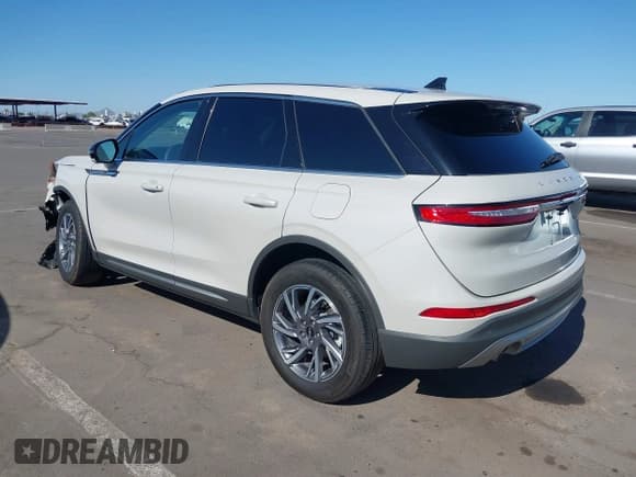 ✅ 2023 Lincoln Corsair Standard • VIN: 5LMCJ1CA2PUL07699 • Lot: 42110870. Wystawiony na IAAI z przebiegiem 20 869 mil. Bezpłatny archiwum sprzedaży aukcyjnych z USA i szczegółowy raport historii pojazdu na DreamBid. Zdjęcie 3.