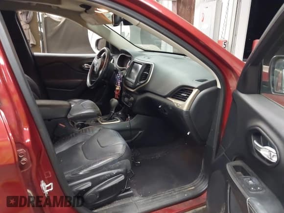 ✅ 2016 Jeep Cherokee Limited • VIN: 1C4PJMDS6GW322647 • Lot: 43668075. Wystawiony na IAAI z przebiegiem 113 081 mil. Bezpłatny archiwum sprzedaży aukcyjnych z USA i szczegółowy raport historii pojazdu na DreamBid. Zdjęcie 5.