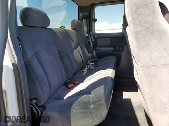 2001 Chevrolet Silverado 1500 LT z VIN 2GCEC19T711379147, wystawiony jako Copart lot #66035605 z przebiegiem 197 533 mil mil oraz Szkoda całkowita • Salvage title. Historia ofert i sprzedaży dostępna na DreamBid. Obrazek 10.