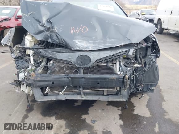 ✅ 2010 Toyota Camry • VIN: 4T1BB3EK0AU120398 • Lot: 41493948. Wystawiony na IAAI z przebiegiem Nie podano. Bezpłatny archiwum sprzedaży aukcyjnych z USA i szczegółowy raport historii pojazdu na DreamBid. Zdjęcie 6.
