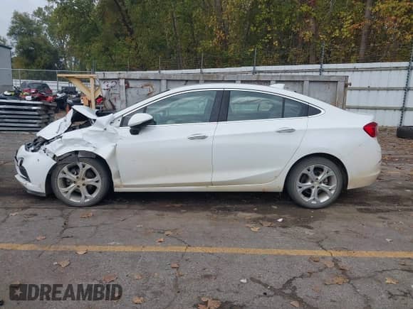 ✅ 2018 Chevrolet Cruze Premier • VIN: 1G1BF5SM3J7101054 • Lot: 43456753. Wystawiony na IAAI z przebiegiem 142 857 mil mil. Skorzystaj z bezpłatnego archiwum sprzedaży aukcyjnych z USA i zobacz szczegółowy raport historii pojazdu na DreamBid. Zdjęcie 14.