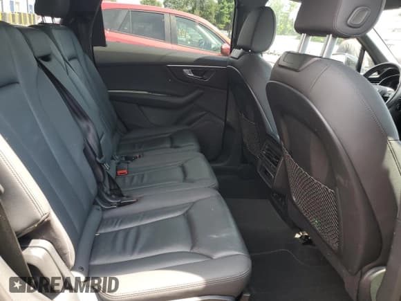 ✅ 2021 Audi Q7 Premium • VIN: WA1AJAF74MD024421 • Lot: 67291045. Wystawiony na Copart z przebiegiem 54 834 mil. Bezpłatny archiwum sprzedaży aukcyjnych z USA i szczegółowy raport historii pojazdu na DreamBid. Zdjęcie 11.