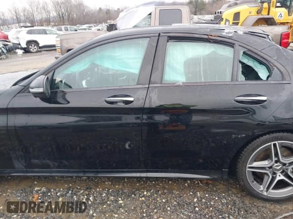 ✅ 2019 Mercedes-Benz C 43 AMG • VIN: 55SWF6EB9KU291767 • Lot: 41584111. Wystawiony na IAAI z przebiegiem 77 740 mil. Bezpłatny archiwum sprzedaży aukcyjnych z USA i szczegółowy raport historii pojazdu na DreamBid. Zdjęcie 15.