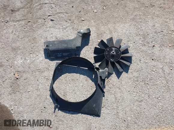 ✅ 2003 BMW 3 Series 330i • VIN: WBAEV534X3KM26240 • Лот: 43746587. Опубликован ранее на IAAI с пробегом 151 063 миль. Бесплатный доступ к архиву аукционных продаж из США и подробный отчёт об истории автомобиля на DreamBid. Изображение 12.