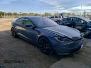 ✅ 2022 Tesla Model S • VIN: 5YJSA1E50NF486589 • Lot: 85444995. Wystawiony na Copart z przebiegiem 21 422 mil. Bezpłatny archiwum sprzedaży aukcyjnych z USA i szczegółowy raport historii pojazdu na DreamBid. Zdjęcie 4.