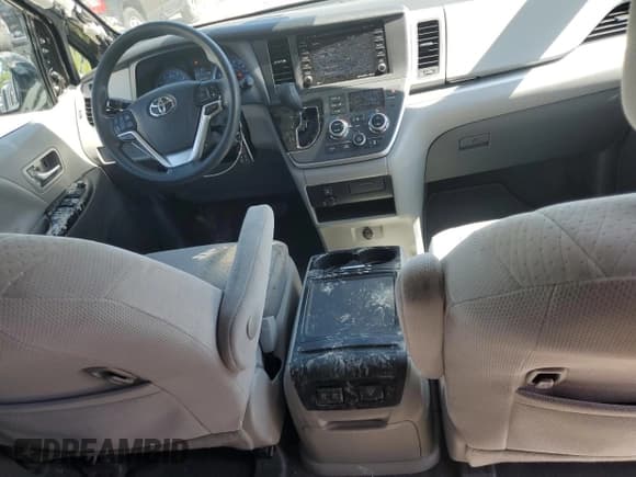 ✅ 2020 Toyota Sienna LE Auto Access Seat • VIN: 5TDKZ3DC8LS049050 • Lot: 63334505. Listed on Copart with 72,364 mi. Free auction sales archive from the USA and detailed vehicle history report at DreamBid. Image 8.