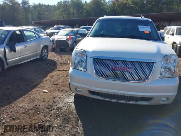 ✅ 2013 GMC Yukon Denali • VIN: 1GKS1EEF0DR319775 • Лот: 43664458. Опубликован ранее на IAAI с пробегом 180 640 миль. Бесплатный доступ к архиву аукционных продаж из США и подробный отчёт об истории автомобиля на DreamBid. Изображение 13.