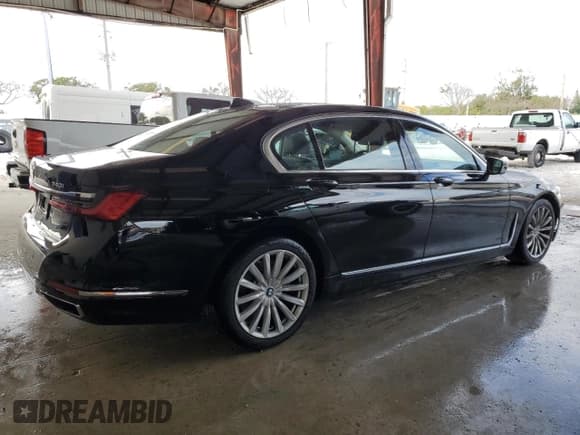✅ 2022 BMW 7 Series 740i xDrive • VIN: WBA7T4C05NCH91186 • Lot: 89174565. Listed on Copart with 33,032 mi. Free auction sales archive from the USA and detailed vehicle history report at DreamBid. Image 3.