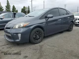 ✅ 2015 Toyota Prius Advanced • VIN: JTDKN3DP8F3072994 • Lot: 84285325. Listed on Copart with 194,226 mi. Free auction sales archive from the USA and detailed vehicle history report at DreamBid. Image 1.