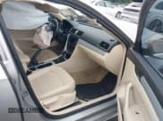 ✅ 2013 Volkswagen Passat SE • VIN: 1VWBH7A37DC087822 • Лот: 42915186. Опубликован ранее на IAAI с пробегом 227 702 миль. Бесплатный доступ к архиву аукционных продаж из США и подробный отчёт об истории автомобиля на DreamBid. Изображение 5.