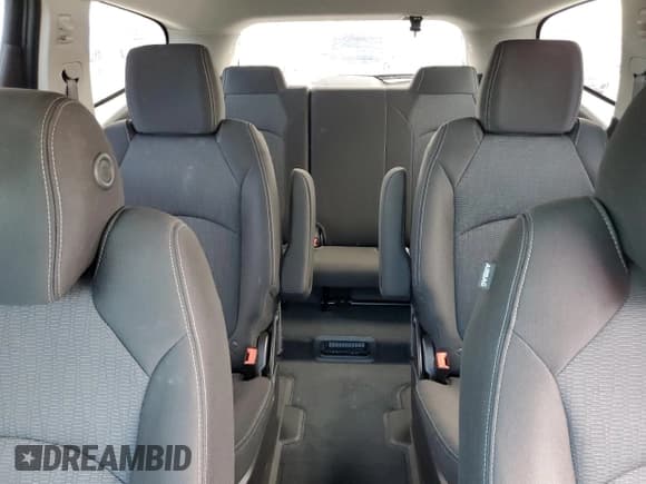 ✅ 2017 Chevrolet Traverse LT • VIN: 1GNKRGKD5HJ268319 • Lot: 41518954. Wystawiony na Copart z przebiegiem 62 848 mil. Bezpłatny archiwum sprzedaży aukcyjnych z USA i szczegółowy raport historii pojazdu na DreamBid. Zdjęcie 10.