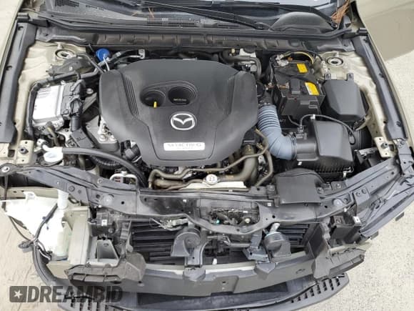 ✅ 2024 Mazda 3 Carbon Edition • VIN: JM1BPBYY2R1702984 • Lot: 83768175. Wystawiony na Copart z przebiegiem 18 898 mil. Bezpłatny archiwum sprzedaży aukcyjnych z USA i szczegółowy raport historii pojazdu na DreamBid. Zdjęcie 11.