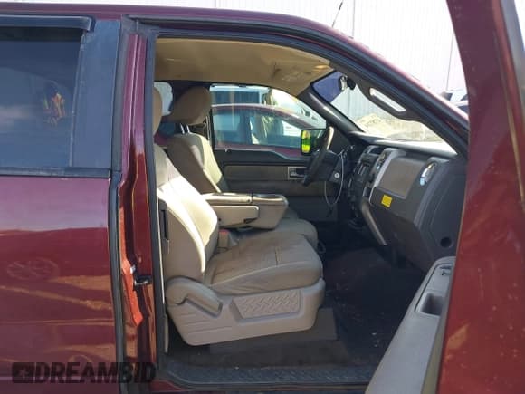 ✅ 2009 Ford F-150 STX • VIN: 1FTRX12849FA68355 • Lot: 43787214. Wystawiony na IAAI z przebiegiem 216 323 mil. Bezpłatny archiwum sprzedaży aukcyjnych z USA i szczegółowy raport historii pojazdu na DreamBid. Zdjęcie 5.