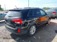 ✅ 2015 Kia Sorento EX • VIN: 5XYKU4A78FG568659 • Лот: 42854454. Опубликован ранее на IAAI с пробегом 124 672 миль. Бесплатный доступ к архиву аукционных продаж из США и подробный отчёт об истории автомобиля на DreamBid. Изображение 4.