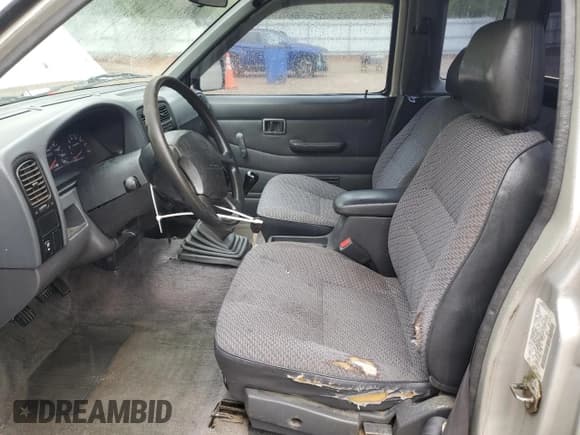 ✅ 1996 Nissan Frontier XE • VIN: 1N6SD16SXTC308255 • Лот: 53027865. Опубликован ранее на Copart с пробегом 299 424 миль. Бесплатный доступ к архиву аукционных продаж из США и подробный отчёт об истории автомобиля на DreamBid. Изображение 7.