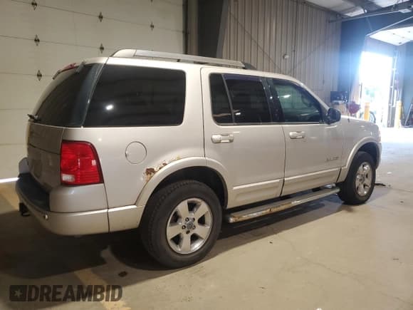 ✅ 2005 Ford Explorer Limited • VIN: 1FMZU75K75UA24452 • Лот: 80117715. Опубликован ранее на Copart с пробегом 81 327 миль. Бесплатный доступ к архиву аукционных продаж из США и подробный отчёт об истории автомобиля на DreamBid. Изображение 3.