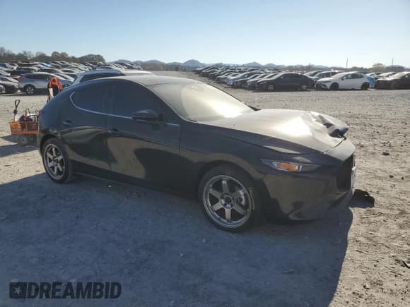 ✅ 2024 Mazda 3 S Preferred • VIN: JM1BPALM2R1654353 • Лот: 92496015. Опубликован ранее на Copart с пробегом 17 889 миль. Бесплатный доступ к архиву аукционных продаж из США и подробный отчёт об истории автомобиля на DreamBid. Изображение 4.