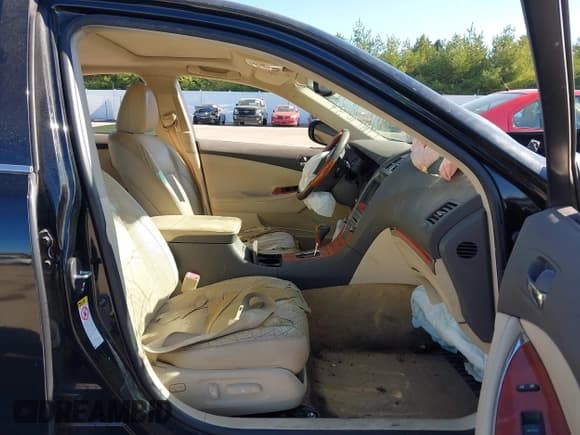 ✅ 2011 Lexus ES 330 • VIN: JTHBK1EG7B2453732 • Лот: 43510943. Опубликован ранее на IAAI с пробегом 228 000 миль. Бесплатный доступ к архиву аукционных продаж из США и подробный отчёт об истории автомобиля на DreamBid. Изображение 5.