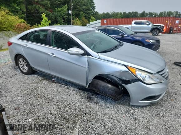 2014 Hyundai Sonata GLS z VIN 5NPEB4AC1EH922299, wystawiony jako Copart lot #63319305 z przebiegiem 105 511 mil mil oraz Szkoda całkowita • Salvage title. Historia ofert i sprzedaży dostępna na DreamBid. Obrazek 4.