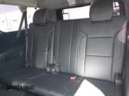 ✅ 2020 Chevrolet Suburban LT • VIN: 1GNSCHKC4LR154126 • Lot: 41636948. Wystawiony na IAAI z przebiegiem 190 699 mil. Bezpłatny archiwum sprzedaży aukcyjnych z USA i szczegółowy raport historii pojazdu na DreamBid. Zdjęcie 18.