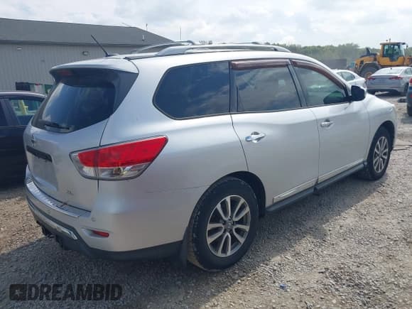 ✅ 2014 Nissan Pathfinder SV • VIN: 5N1AR2MN2EC607207 • Lot: 43319122. Listed on IAAI with 168,219 mi. Free auction sales archive from the USA and detailed vehicle history report at DreamBid. Image 4.