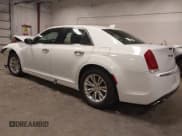 ✅ 2017 Chrysler 300 C • VIN: 2C3CCAEG4HH596564 • Lot: 43489025. Wystawiony na IAAI z przebiegiem 139 524 mil. Bezpłatny archiwum sprzedaży aukcyjnych z USA i szczegółowy raport historii pojazdu na DreamBid. Zdjęcie 3.