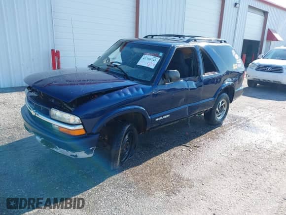 2004 Chevrolet Blazer LS with VIN 1GNCT18X94K138438, listed as a IAAI auction lot 42708741 with 177,541 mi miles and . Bid and sale history available at DreamBid. Image 2.