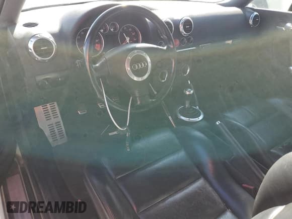 ✅ 2001 Audi TT • VIN: TRUWT28N911037191 • Лот: 79362534. Опубликован ранее на Copart с пробегом 165 471 миль. Бесплатный доступ к архиву аукционных продаж из США и подробный отчёт об истории автомобиля на DreamBid. Изображение 8.