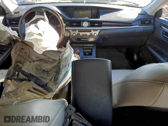 ✅ 2014 Lexus ES 330 • VIN: JTHBK1GG7E2106144 • Lot: 95252005. Listed on Copart with 74,532 mi. Free auction sales archive from the USA and detailed vehicle history report at DreamBid. Image 8.