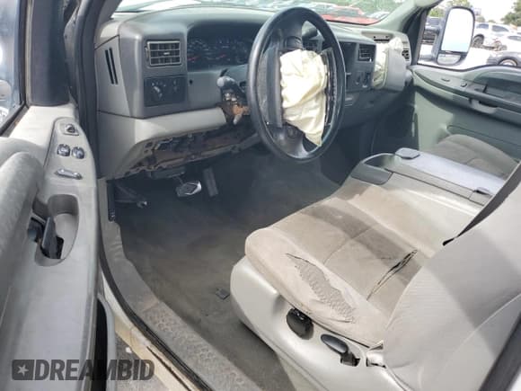 ✅ 2004 Ford F-250 XL • VIN: 1FTNX21P14ED35012 • Lot: 71321555. Wystawiony na Copart z przebiegiem 180 800 mil. Bezpłatny archiwum sprzedaży aukcyjnych z USA i szczegółowy raport historii pojazdu na DreamBid. Zdjęcie 8.