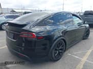 ✅ 2022 Tesla Model X • VIN: 7SAXCDE58NF358816 • Лот: 42254103. Опубликован ранее на IAAI с пробегом 16 556 миль. Бесплатный доступ к архиву аукционных продаж из США и подробный отчёт об истории автомобиля на DreamBid. Изображение 4.