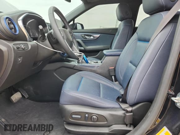 ✅ 2024 Chevrolet Blazer RS • VIN: 3GNKBERS4RS125598 • Lot: 70548055. Listed on Copart with 18,647 mi. Free auction sales archive from the USA and detailed vehicle history report at DreamBid. Image 7.